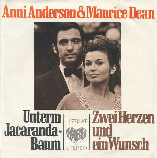 Unterm Jacaranda-Baum