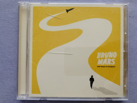Doo-Wops & Hooligans (Platinum Edition)