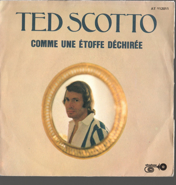 Comme Un Etoffe Déchirée