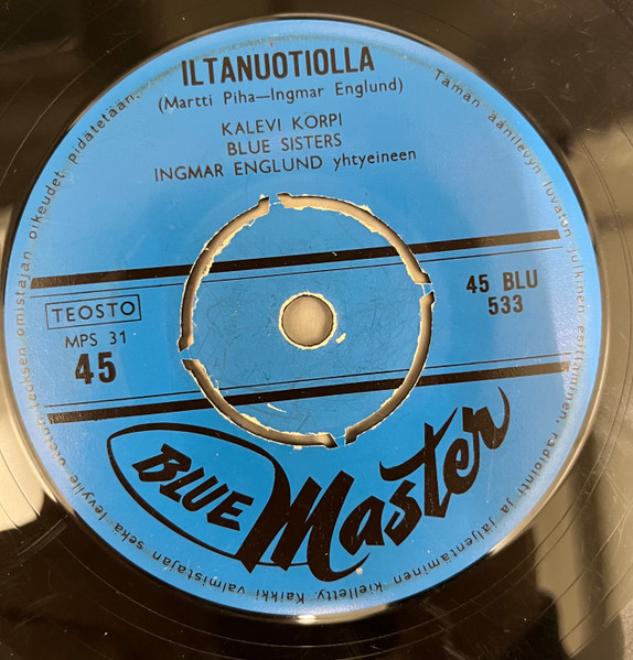 Iltanuotiolla / Kodin Kynttilät