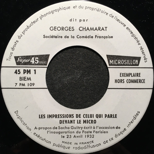 Les Impressions de Celui Qui Parle Devant Le Micro