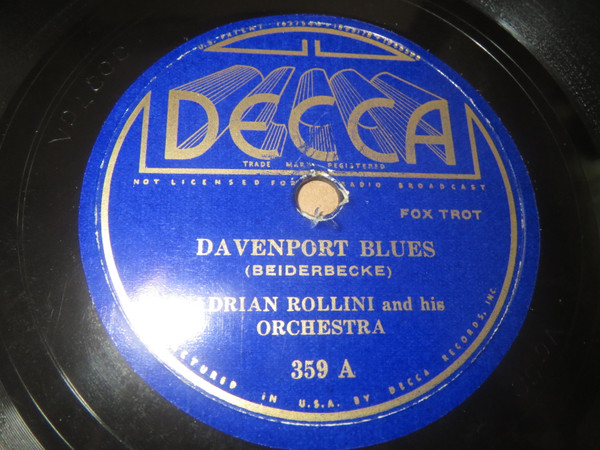 Davenport Blues / Somebody Loves Me