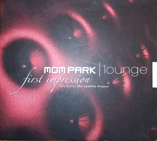 MOM Park Lounge: First Impression