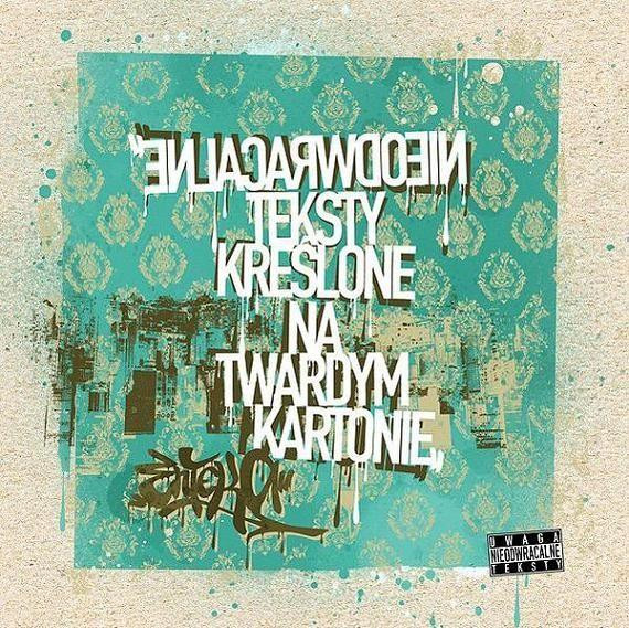 Nieodwracalne Teksty Kreślone Na Twardym Kartonie