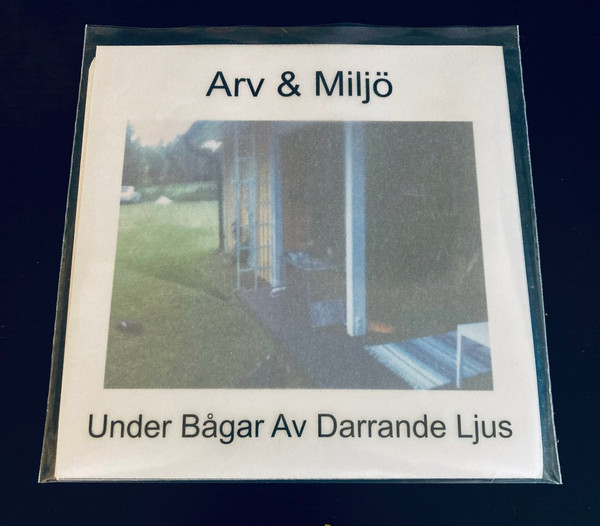 Under Bågar Av Darrande Ljus