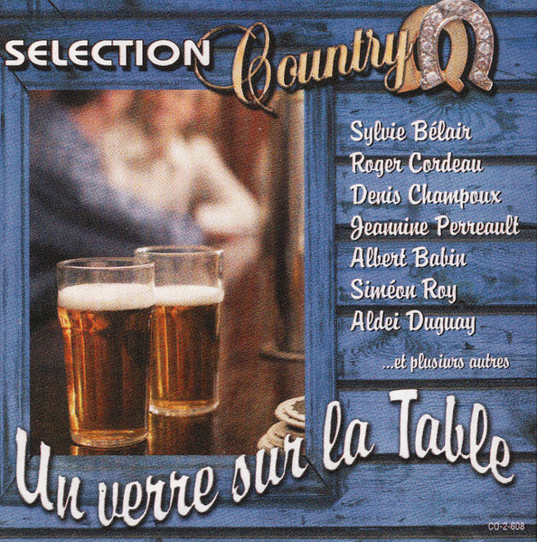Un Verre Sur La Table