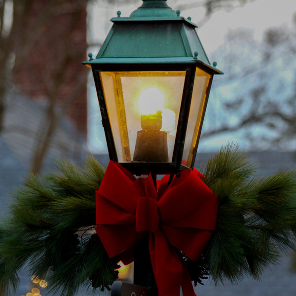 A Christmas Night with the King’s Daughter