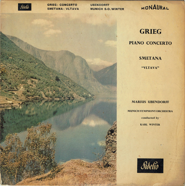 Piano Concerto / Vltava (Ma Vlast)