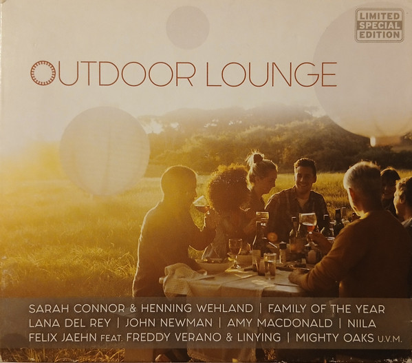 Outdoor Lounge