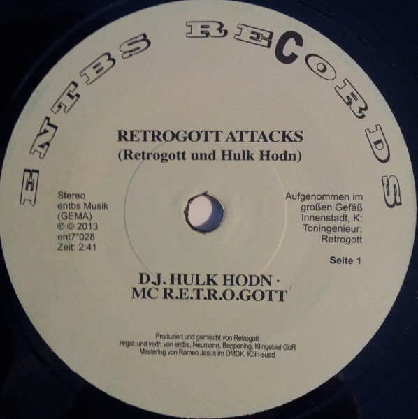 Retrogott Attacks / Höhlenmensch