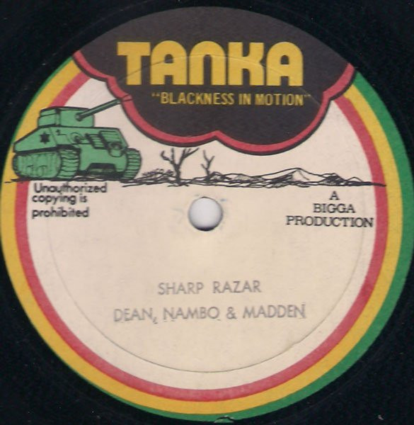Sharp Razar / The Bomb