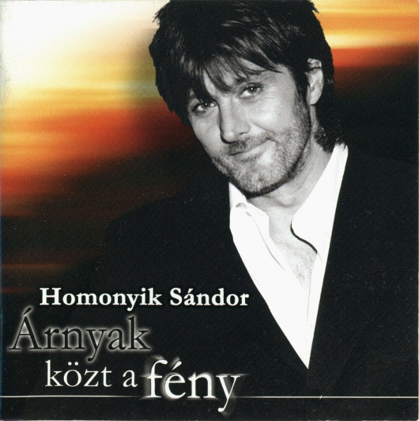 Árnyak Közt A Fény