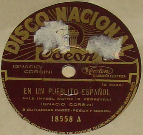 En Un Pueblito Español / Han De Llorar Tus Ojos La Pena Mia