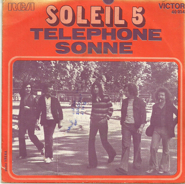 Téléphone Sonne / C'est La Vie