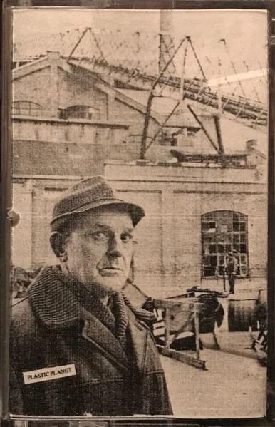 Kjell Står I Soldis Och Verkstadsdamm