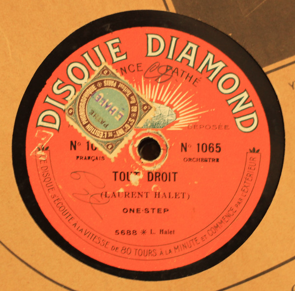 Tout Droit / Valse Des Amazones